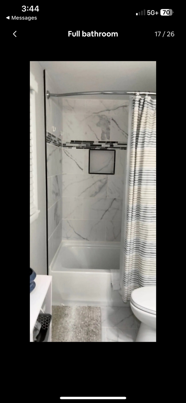 Building Photo - 5 Central St