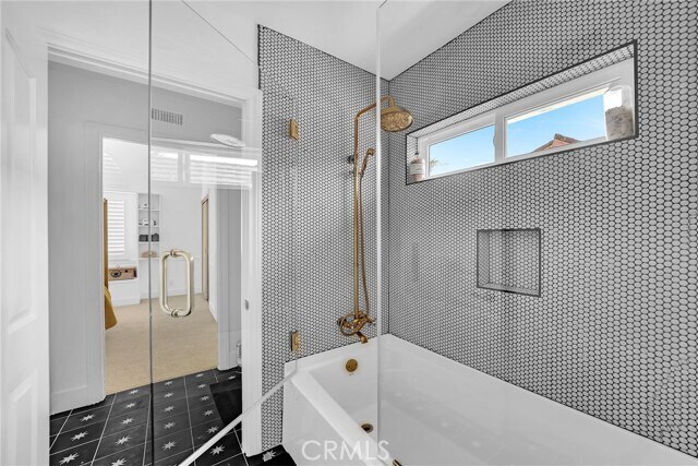 Building Photo - 2211 Silk Tree Dr