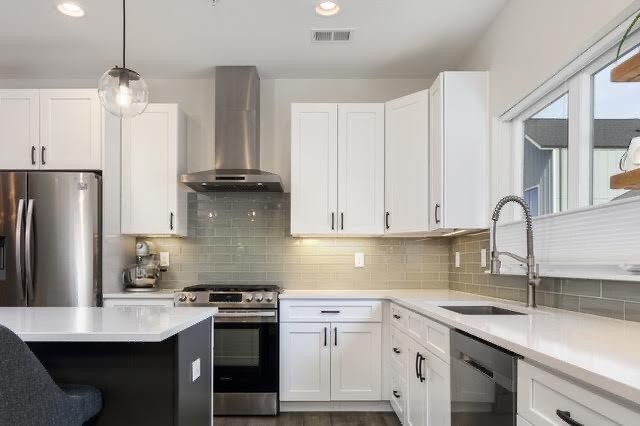 Building Photo - 202 Clementina St