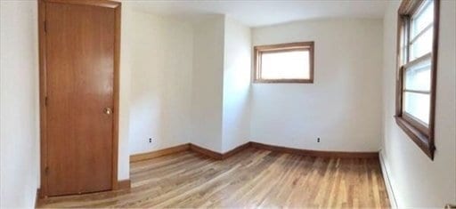 Building Photo - Spacious 2 Bed 1 Bath!