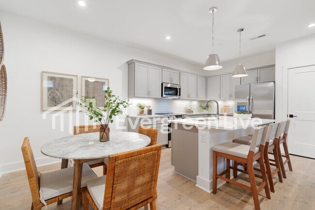 Building Photo - 129 Leggo Ave