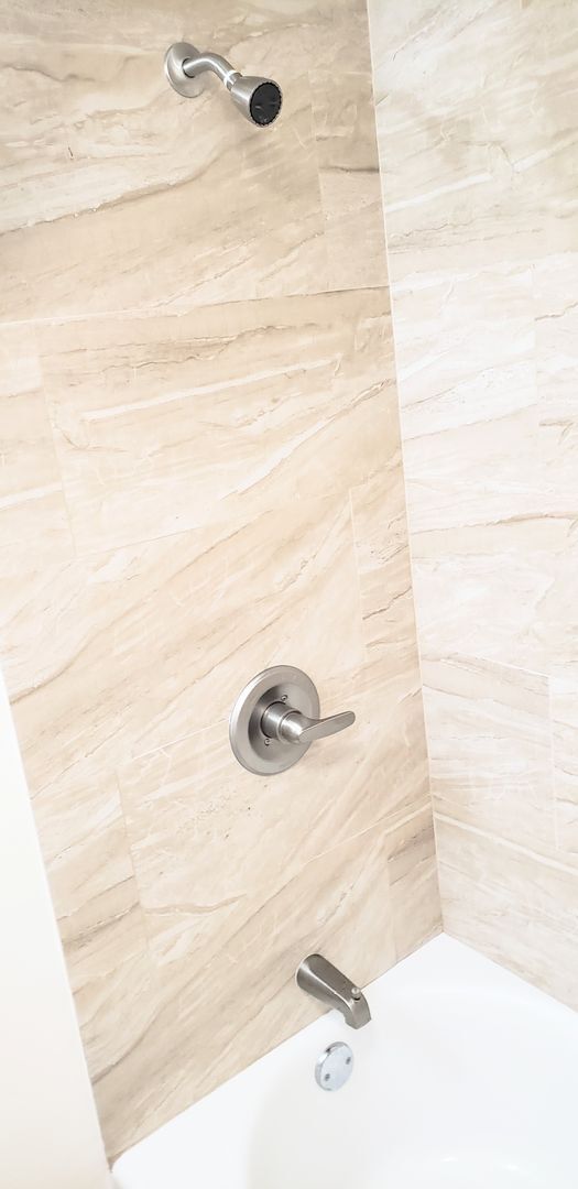 Building Photo - Iolani Court Plaza, Kapiolani, Renovated 1 Bederoom 1 Bathroom 1 Parking Condominium Centrally Lo...