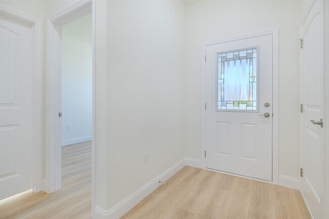 Building Photo - Unique property for rent ~!