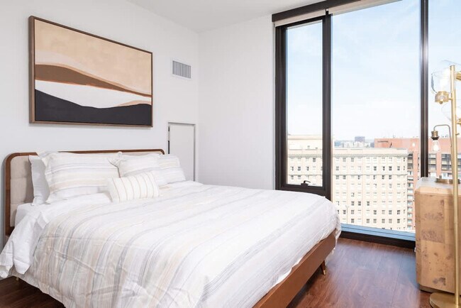 Building Photo - 212 Stuart St