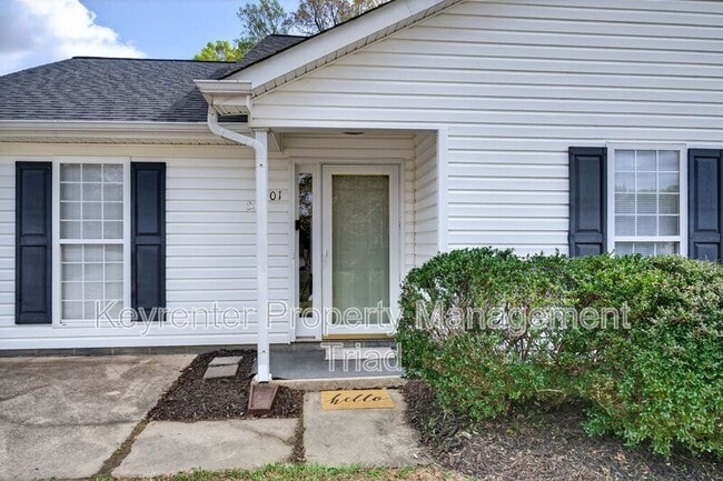 Building Photo - 701 Ashcroft Rd