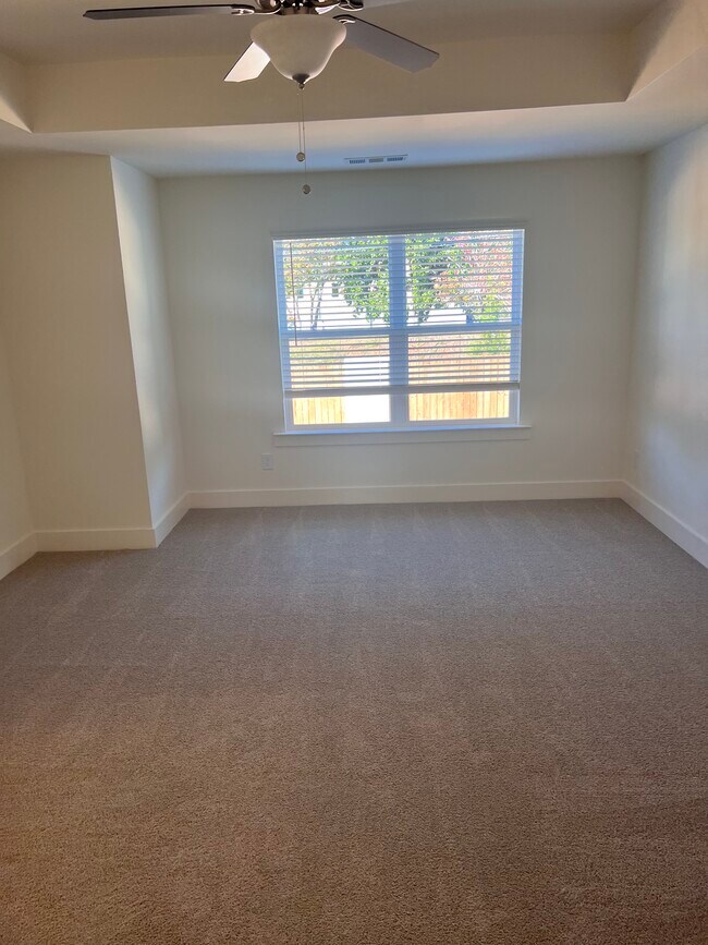 Building Photo - 6444 Scudders Dr