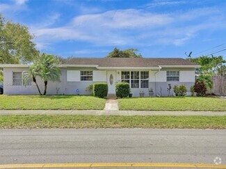 Building Photo - 3300 N 67th Ave