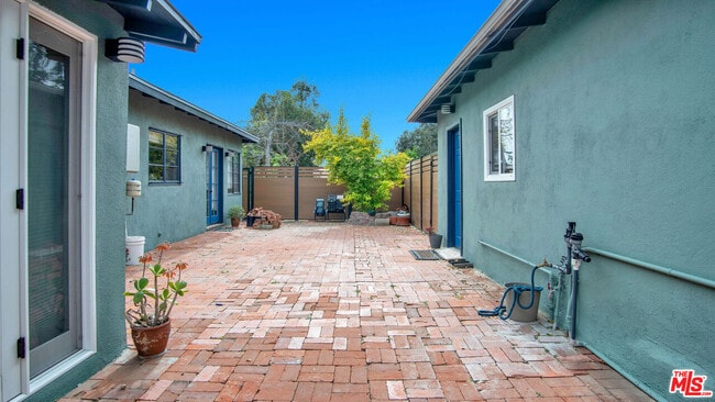 Building Photo - 1007 Sunmore Ln