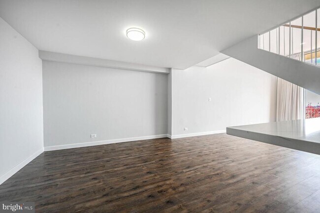 Building Photo - 1200 N Nash St