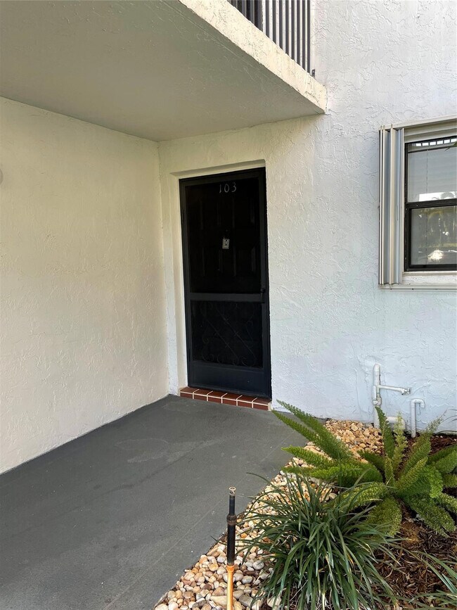 Building Photo - 16051 Blatt Blvd