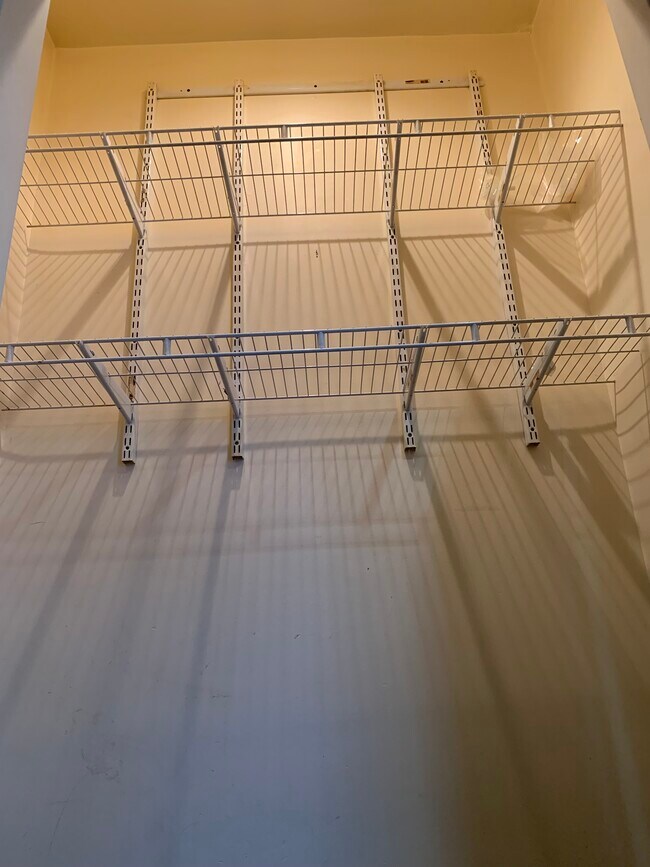 Building Photo - 206 Park St