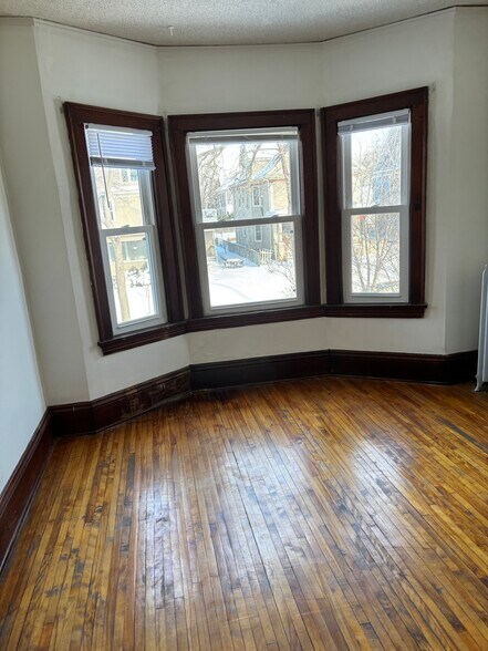 Building Photo - 2600 Emerson Ave S