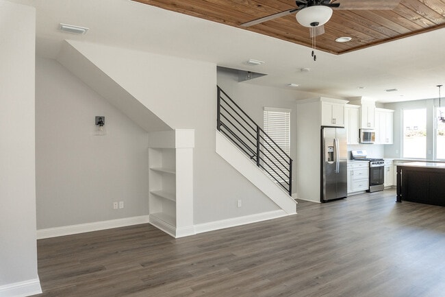 Building Photo - 1418 Landon Hills Dr