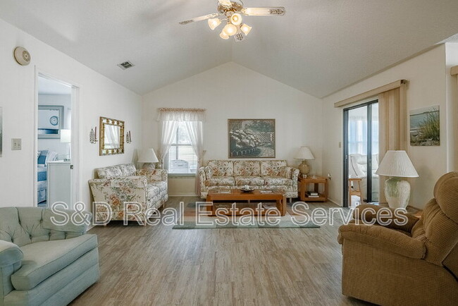 Building Photo - 6042 Seagull Ln