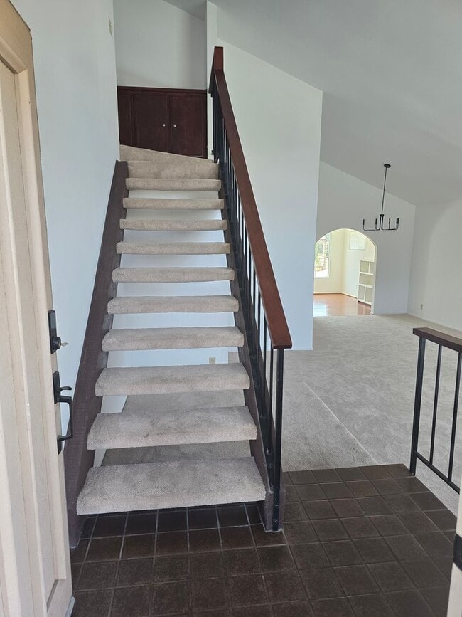 Building Photo - BEAUTIFUL 4 BEDROOM 3 BATH HOUSE. MOVE IN ...