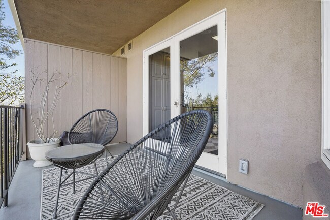 Building Photo - 1850 San Jacinto St