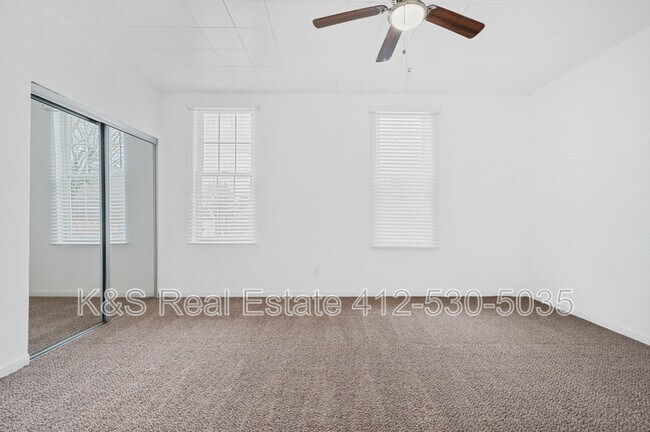 Building Photo - 2410 Collins St