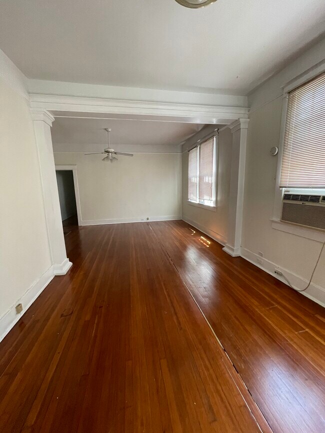 Building Photo - 7818 Saint Charles Ave