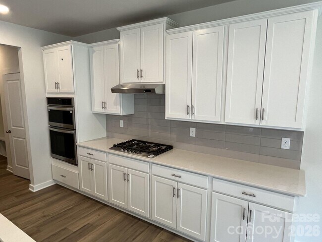 Building Photo - 40009 Mnr Vis Trl