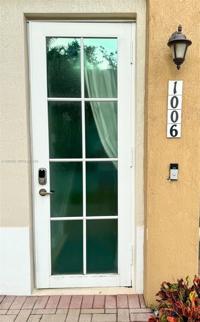 Building Photo - 1006 SW 147th Ave