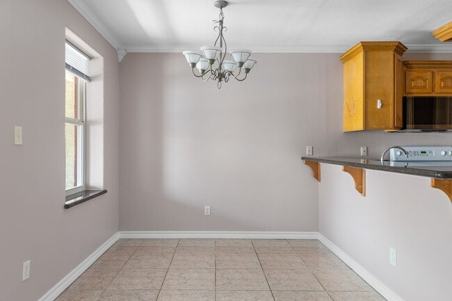 Building Photo - 106 E Campeche St