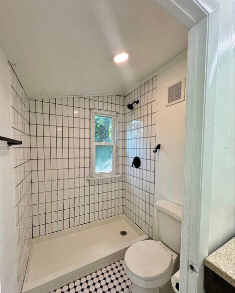 Building Photo - 4507 S 15th St