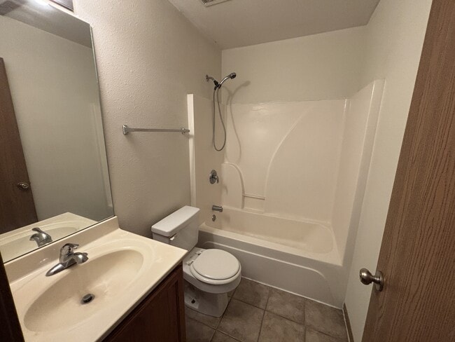 Building Photo - 314 Burnside Dr