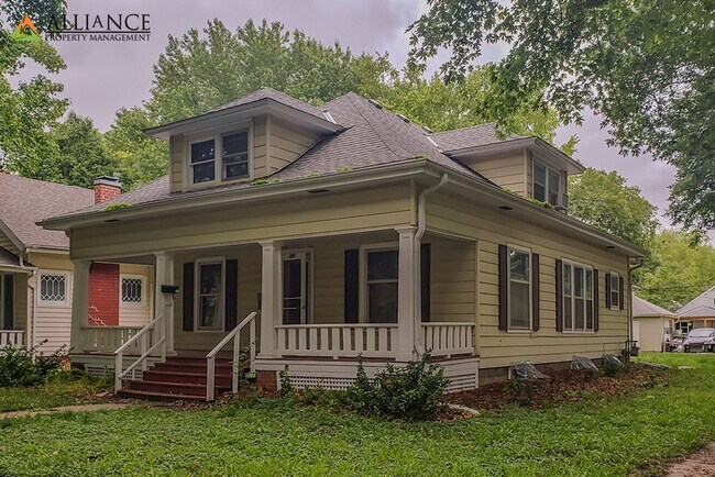 Building Photo - 800 Osage St