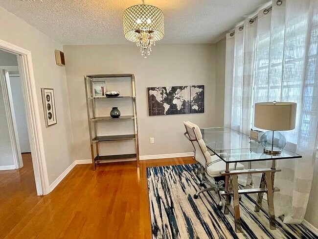 Building Photo - 235 Fordham Dr