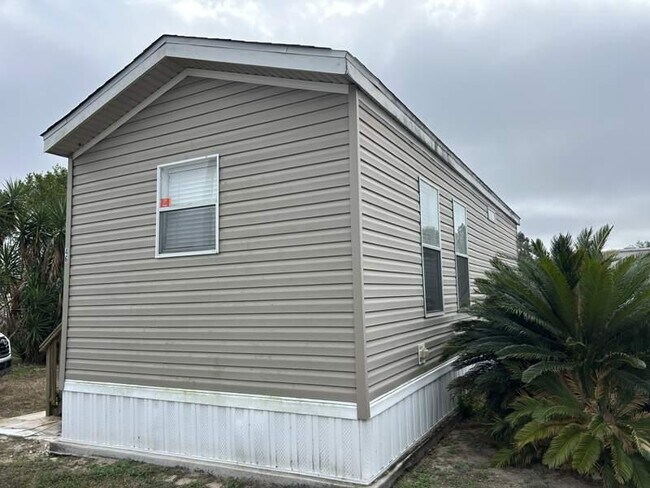 Building Photo - 6941 MacDonald Ct