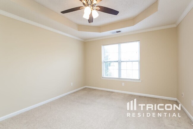 Building Photo - 6250 Glen Brooke Dr