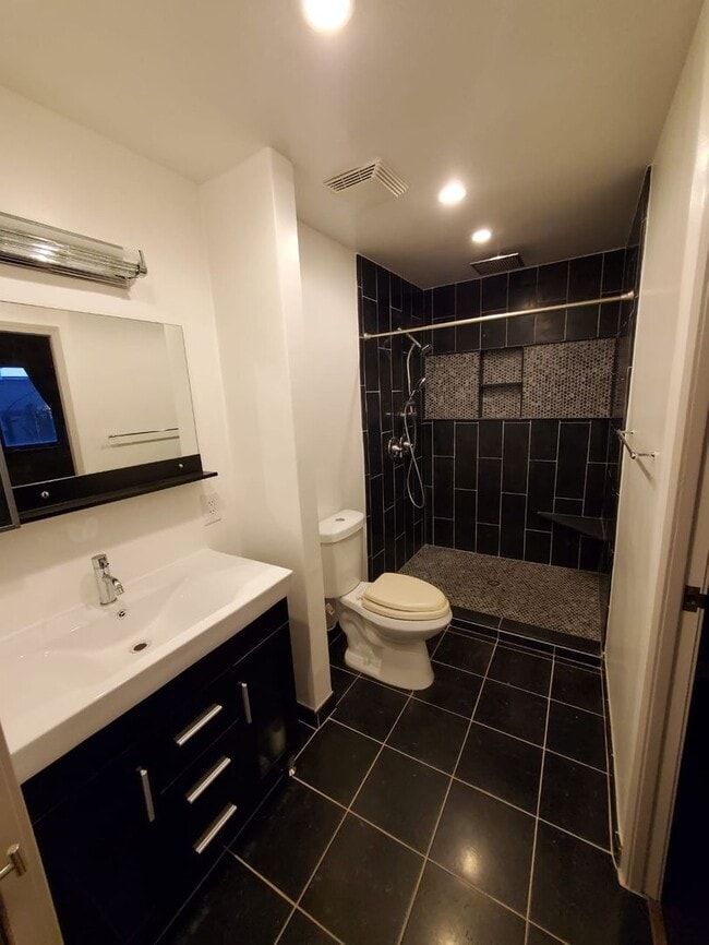 Building Photo - Large two bedroom top floor Condo....over looking lake Harriet.