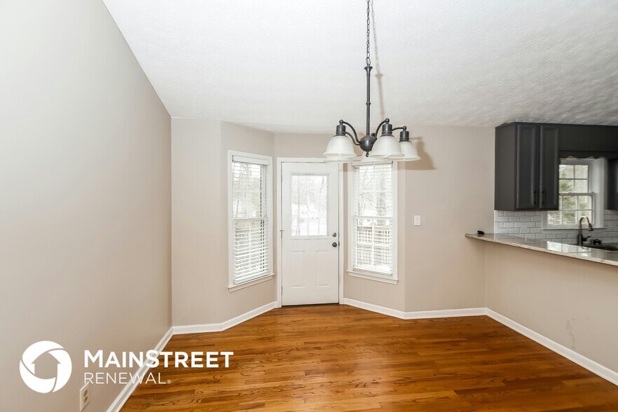 Building Photo - 304 Maplelake Dr