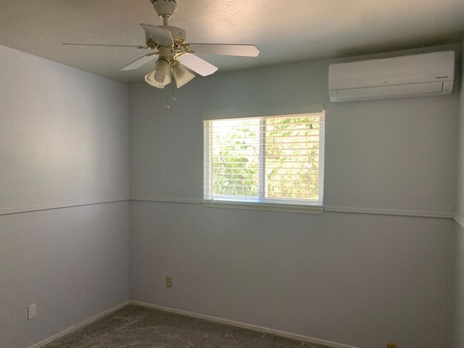 Building Photo - Updated 3-Bedroom Home Near Chestnut Park-$500 Off First Month's Rent