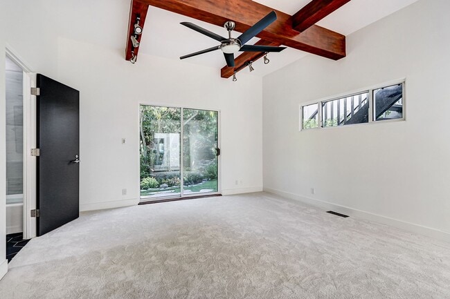 Building Photo - Beautifully Remodeled, 4BR4.5BA Hill Section Home w/ Amazing Panoramic Ocean Views, 3 Decks, Atri...