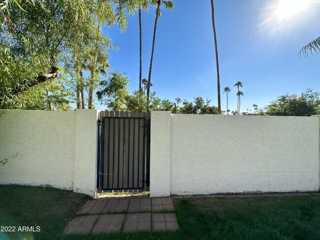 Building Photo - 8601 E Irish Hunter Trail