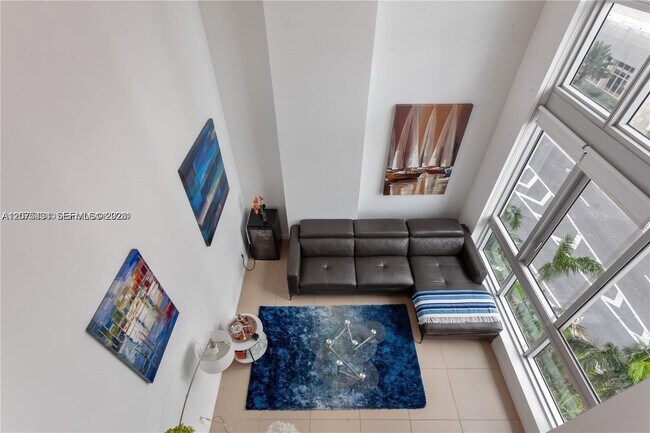 Building Photo - 300 S Biscayne Blvd