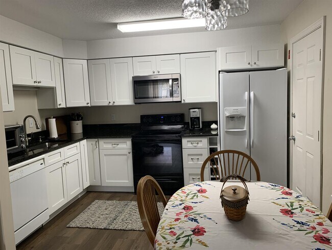 Building Photo - 50 Brookside Dr