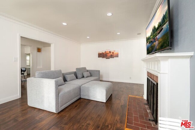 Building Photo - 1789 S Fairfax Ave