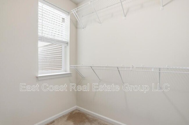 Building Photo - 5891 Bella Marie Wy