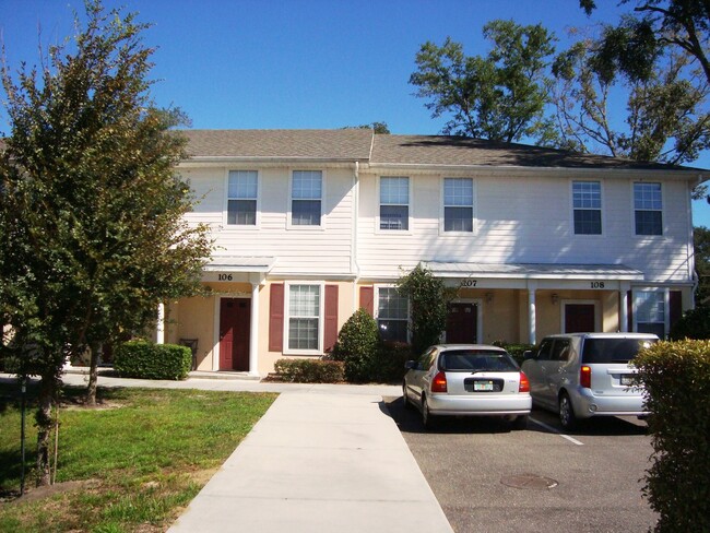 Building Photo - Grantwood #107