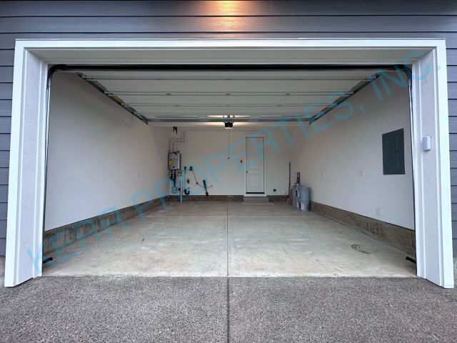 Building Photo - Spacious 3-Bed Townhouse with 2.5 Baths in Charming Happy Valley!