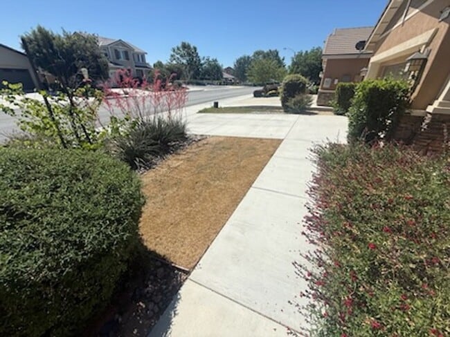 Building Photo - Like New- Home In Menifee!!!