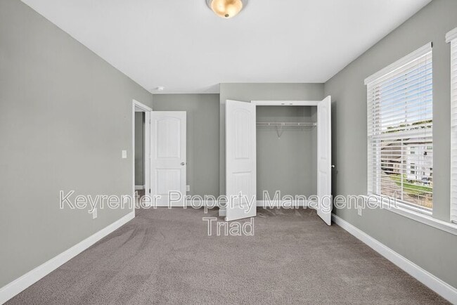 Building Photo - 504 Eagles Wy