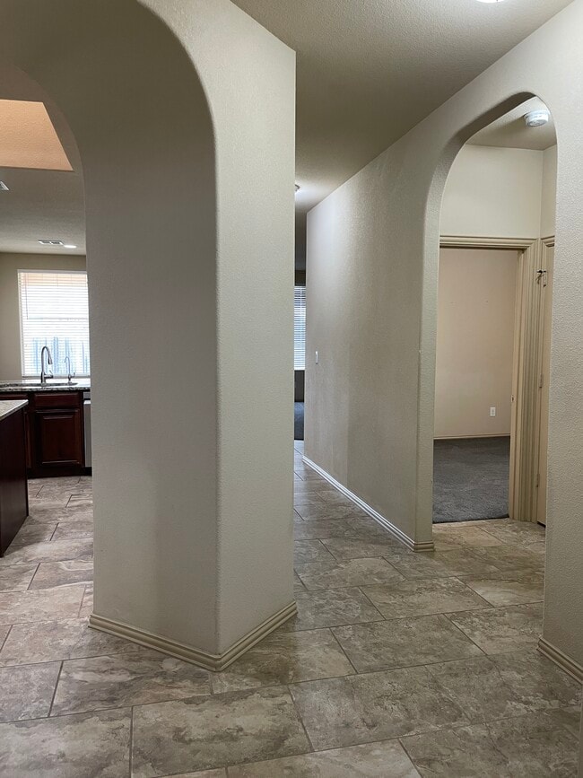 Building Photo - 6408 Vanguard Rd