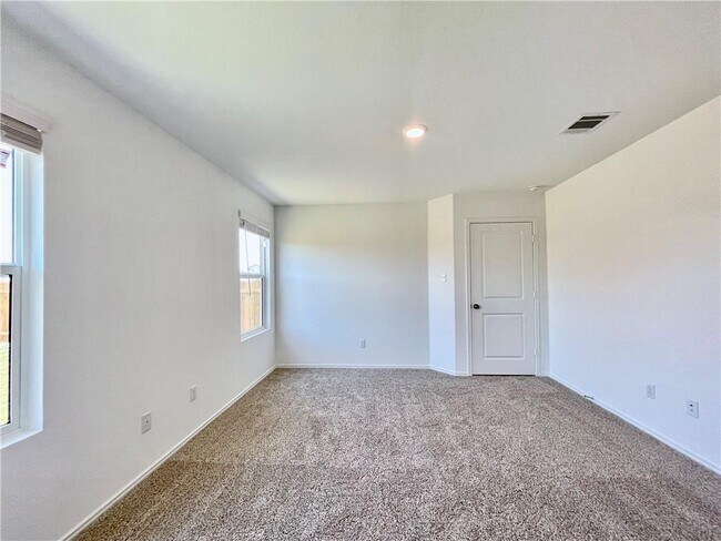 Building Photo - 102 Milliner Lp