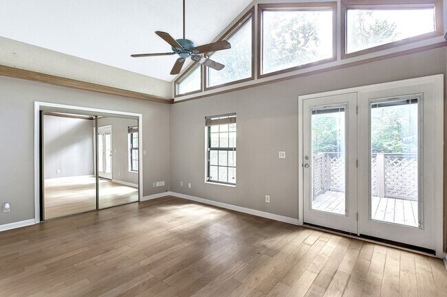 Building Photo - 816 Beazer Ln