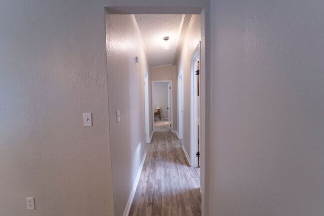 Building Photo - 2988 Lisa Dr