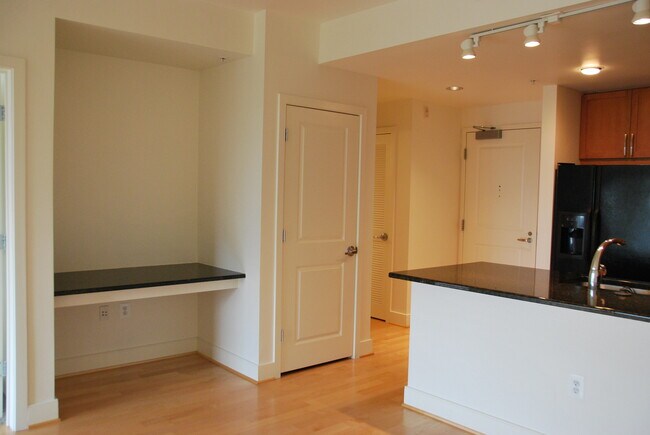 Building Photo - 4101 Albemarle St NW