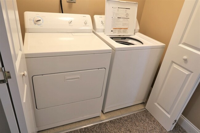 Building Photo - RIVER TOWNE CONDOMINIUMS, UNIT 401